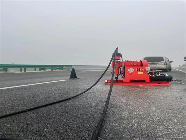 清新马路路基路面开裂下沉注浆加固灌浆