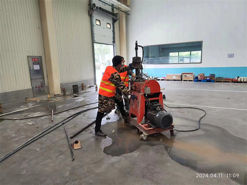 清新厂房地面下沉塌陷注浆加固施工